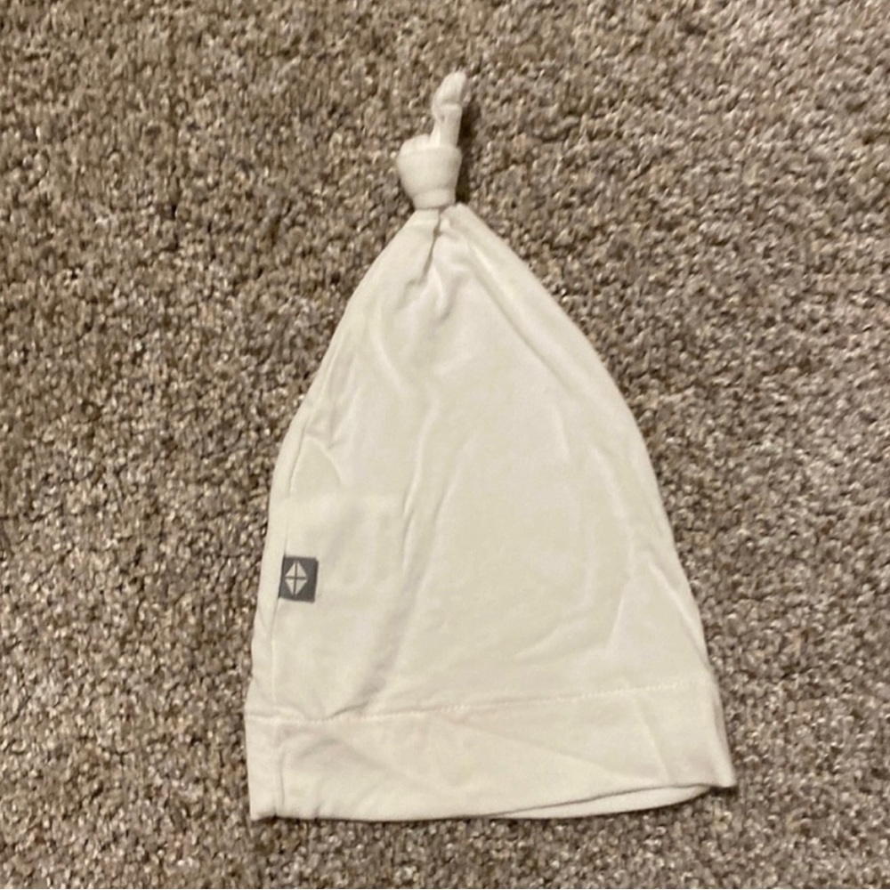 BUNDLE of NWOT Kyte baby, Magnetic Me NB Hats